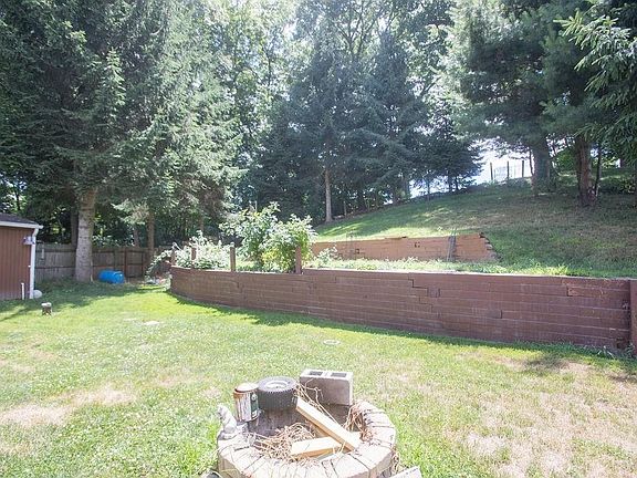 3rd image of 268 Lake Front Dr
