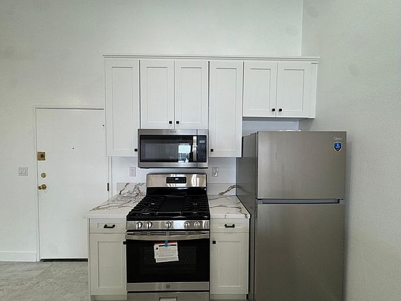 3rd image of 449 S Alexandria Ave APT 208