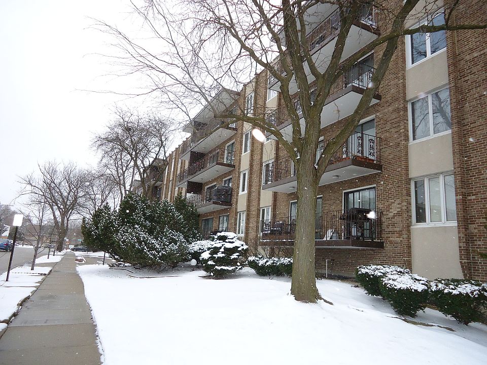 1st image of 5501 Lincoln Ave Unit 207