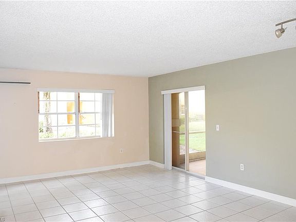4th image of 3419 Winkler Ave APT 515