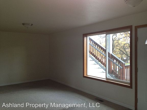 2nd image of 2514 Siskiyou Blvd