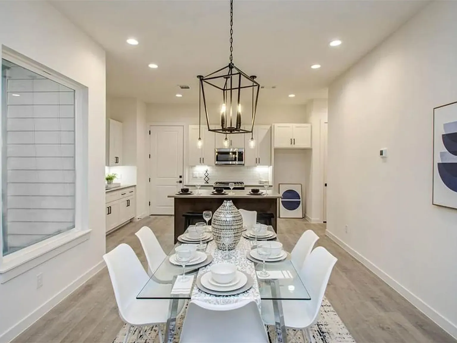 3 bed, 2.5 bath, 2060 sqft, $3,000 — Photo 4