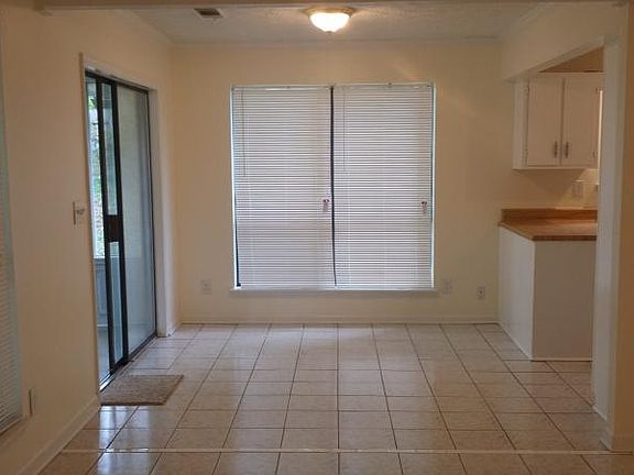 4th image of 1074 Park Forest Ct