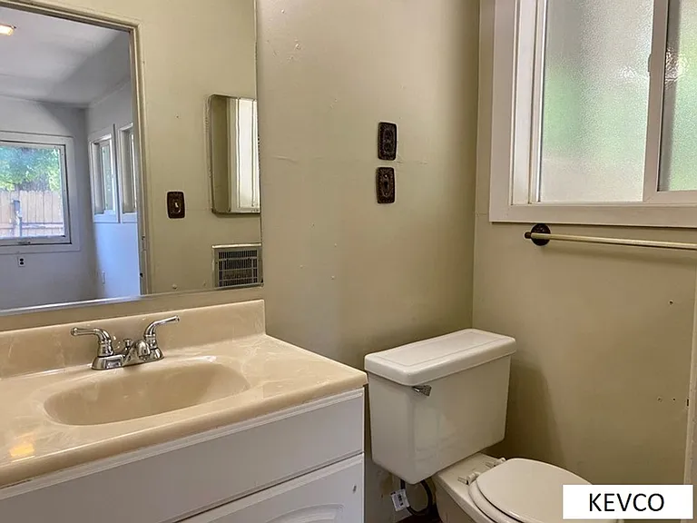 100 Kenroy Ct — Photo 10