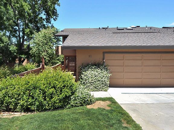 3rd image of 21 Hallmark Cir