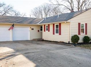 6515 N Campbell St, Gladstone, MO 64118