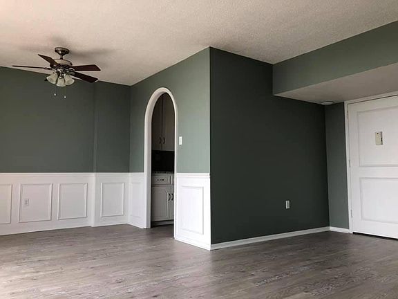 3rd image of 700 E 9th St APT 4F