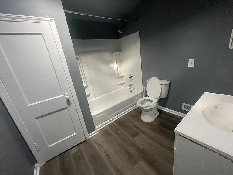 319 Iowa Ave — Photo 7