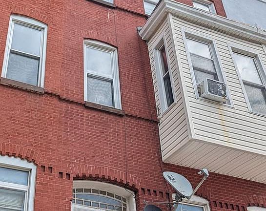2nd image of 1923 McCulloh St