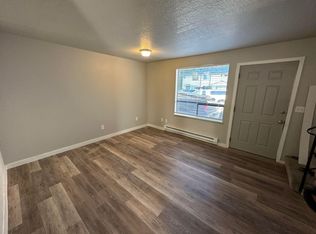 523 4th Ave S APT 3, Kent, WA 98032