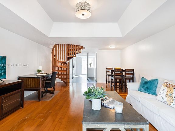 2nd image of 635 Euclid Ave APT 225