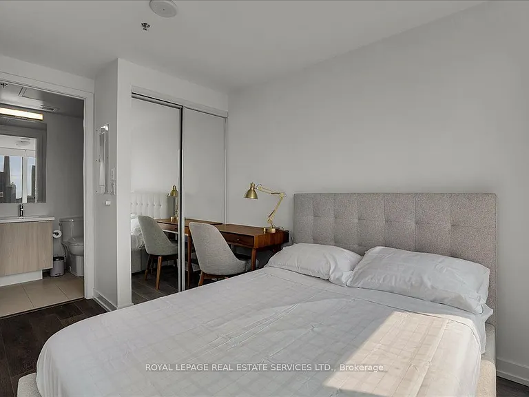 203 College St #2209 — Photo 20