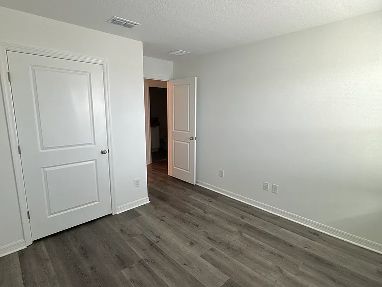 6577 Quest St — Photo 2
