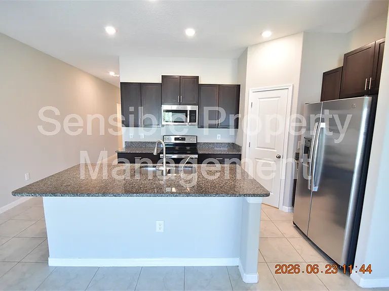 13021 Meadow Pond Pl — Photo 11