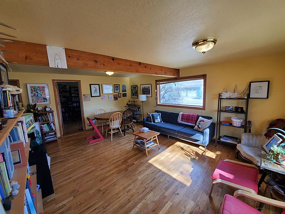 5th image of 225 Hickory St
