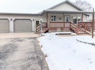 408 E Wisconsin St, Weyauwega, WI 54983