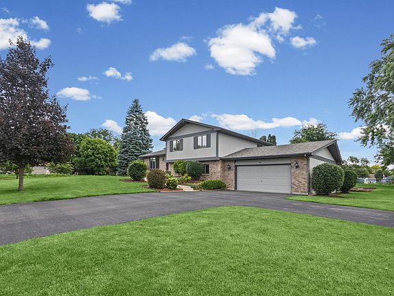 3rd image of 46 Ashlawn Ave