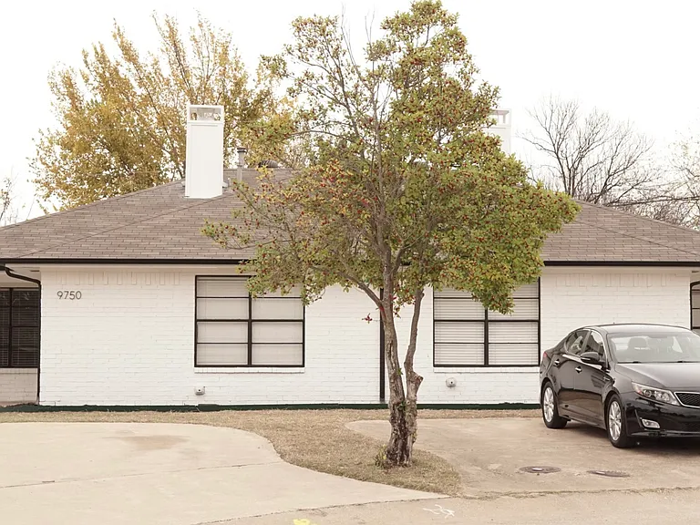 9748 Windy Ridge Rd — Photo 1