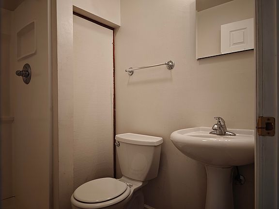 4th image of 232 Pierce St APT 34