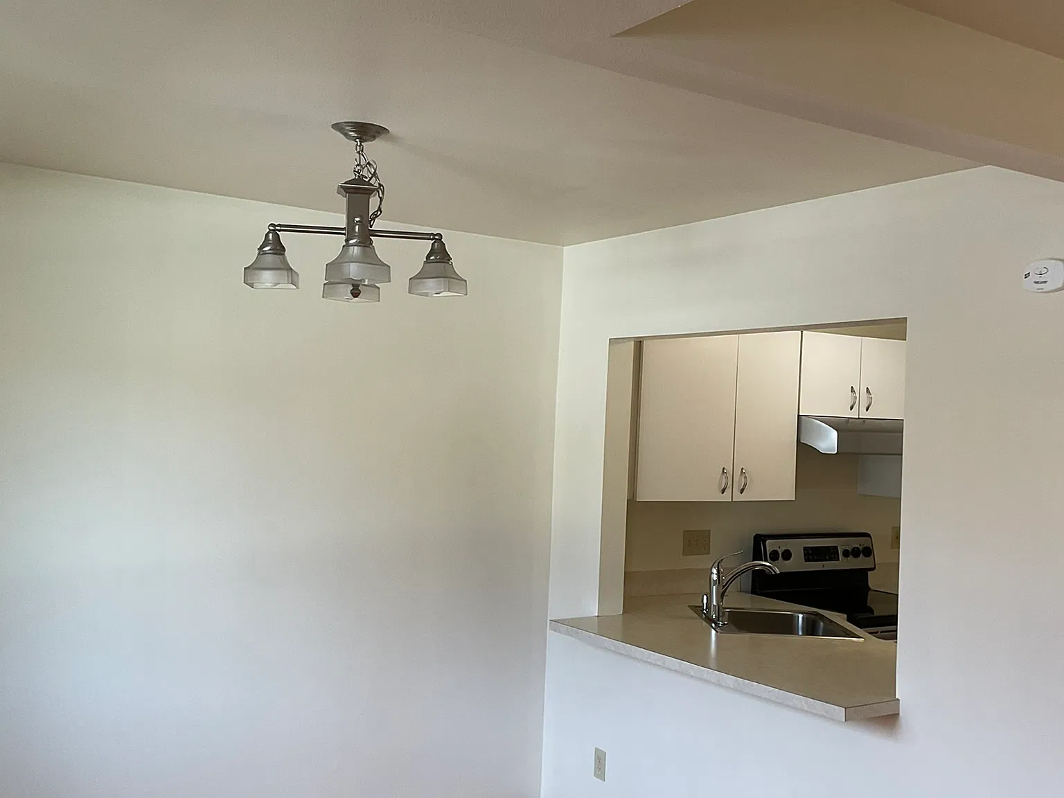 2 bed, 1.5 bath, 1100 sqft, $2,100 — Photo 3