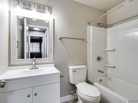 5th image of 2109 Maplecrest Dr #2213-05