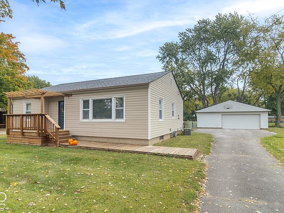 3rd image of 515 N Delbrick Ln