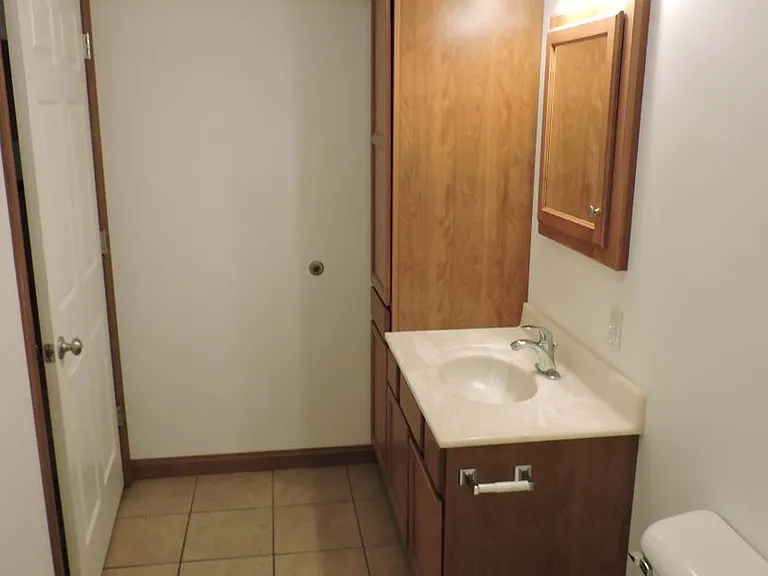 Beautiful Apartments Located 2 Blocks From Penn West Campus — Photo 9