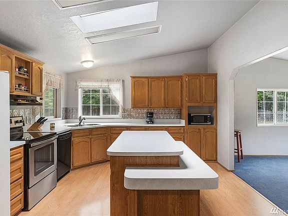 2nd image of 11507 194th Street Ct E