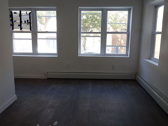 3rd image of 1928 Prospect Ave