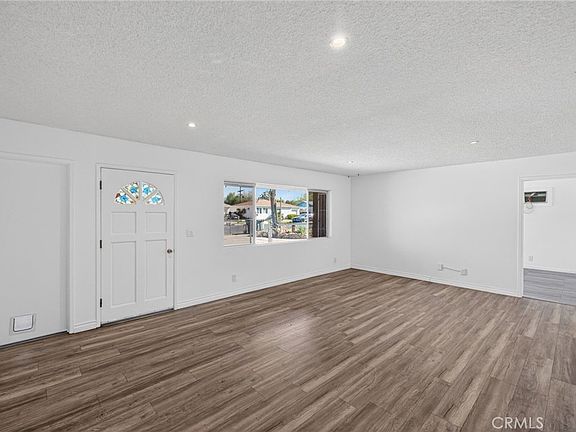5th image of 291 W Whittier Ave