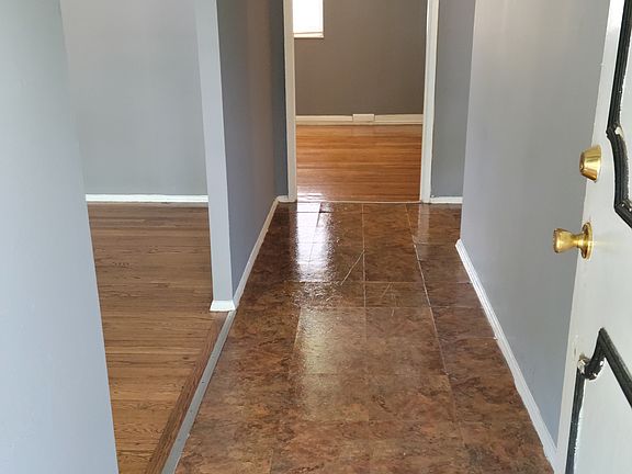 3rd image of 1424 Cove Ln
