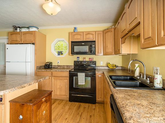3rd image of 48 Clay Hill Church Ln