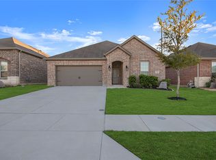 3102 Moccasin Ln, Aubrey, TX 76227