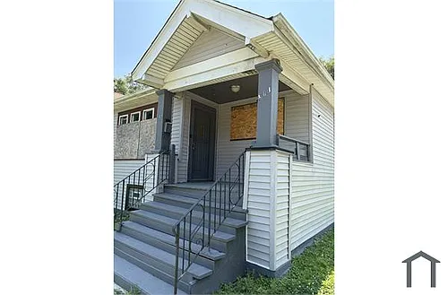 311 W 107th St Photo 1