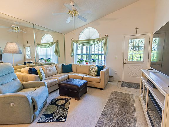 3rd image of 695 NW San Remo Circle