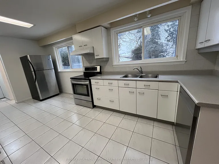 298 Newton Dr — Photo 7