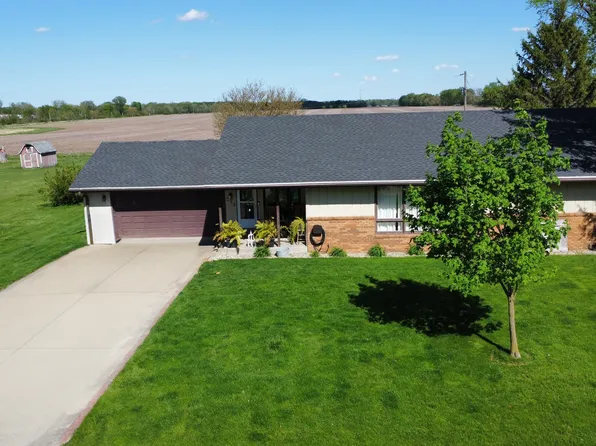 216 S Oppyville Rd, Watseka, IL 60970