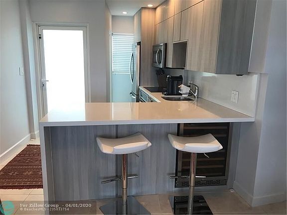 4th image of 3250 NE 28th St APT 812