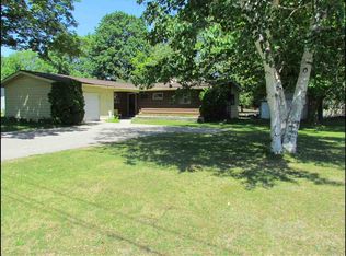 08196 Carson Ave, Charlevoix, MI 49720