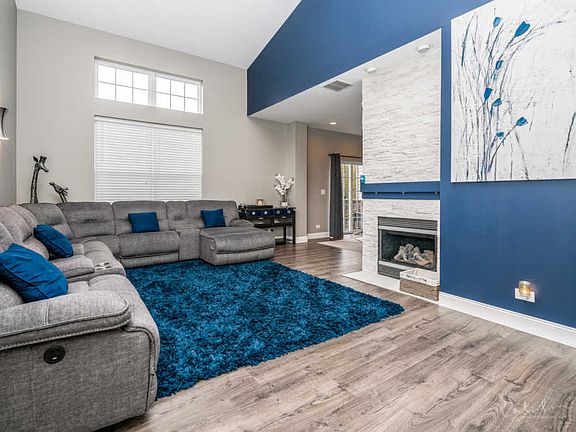 2nd image of 104 Oak Knoll Ct