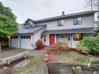 12044 Roosevelt Way NE, Seattle, WA, 98125