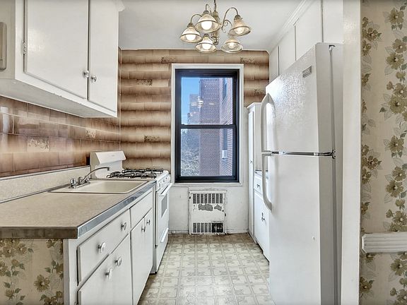 4th image of 63-84 Saunders St #4J