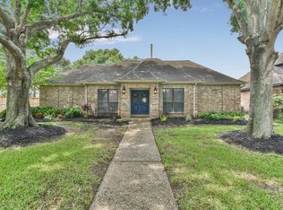 7535 Club Lake Dr, Houston, TX 77095