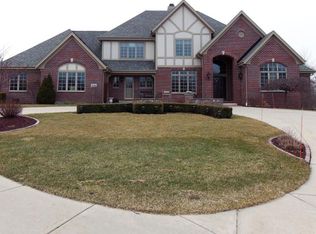12361 N River Rd, Mequon, WI 53092