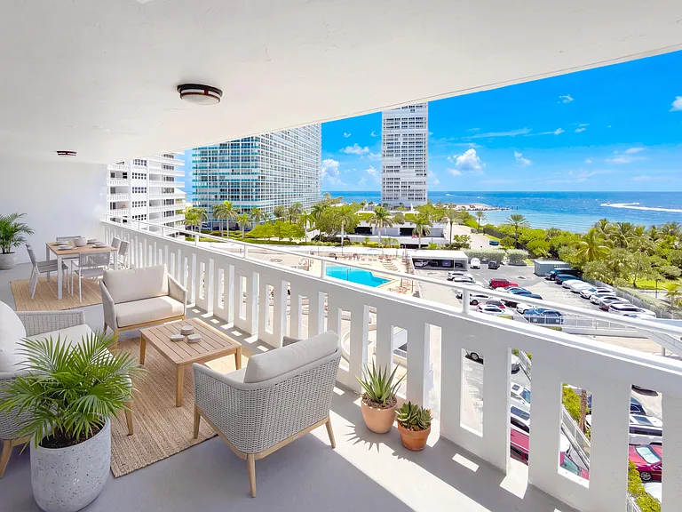 2000 S Ocean Dr #701 — Photo 2