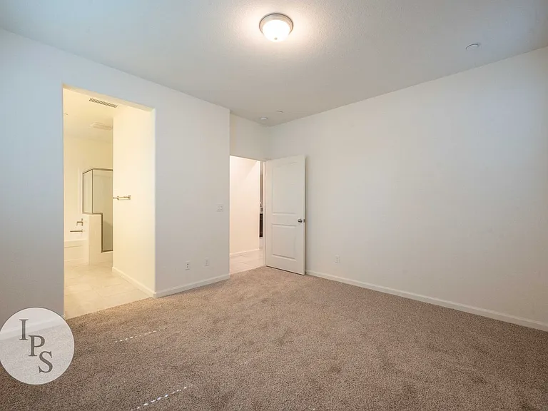 1457 Las Rosas Ave — Photo 21
