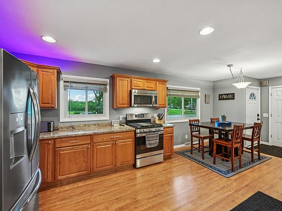 2nd image of 109 Old Settlers Trl