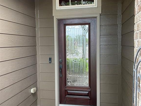 3rd image of 6118 Castle Peak Ln