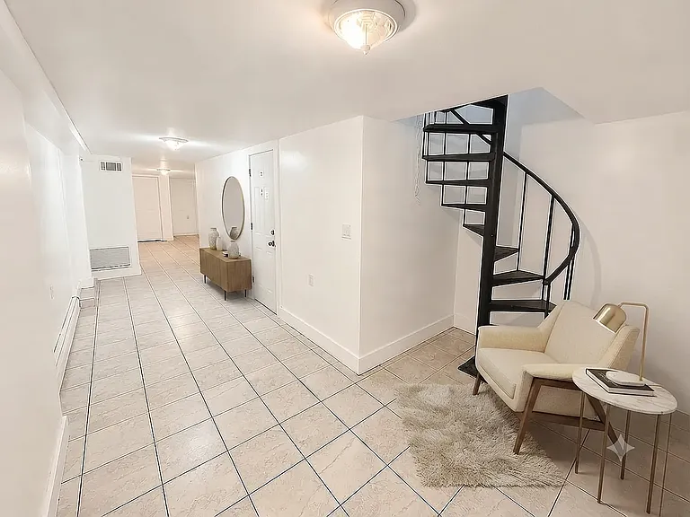 363 Sumpter St #1R — Photo 3