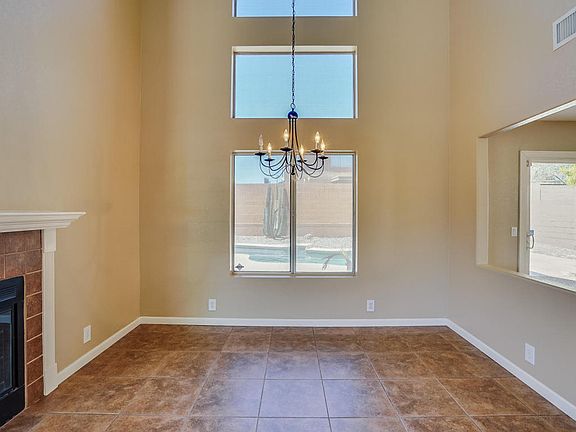 2nd image of 2914 E Windsong Dr